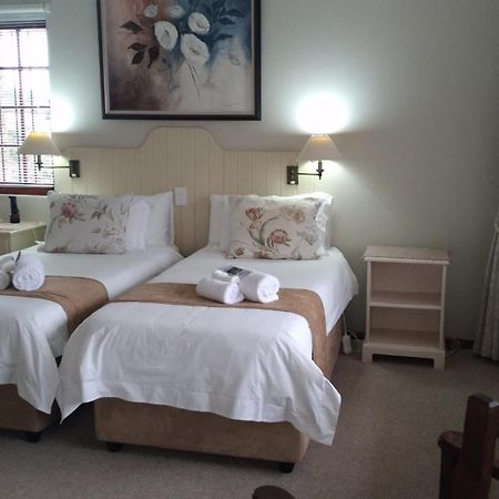 Bayside Lodge Garden Route B&B Plettenbergbaai Buitenkant foto