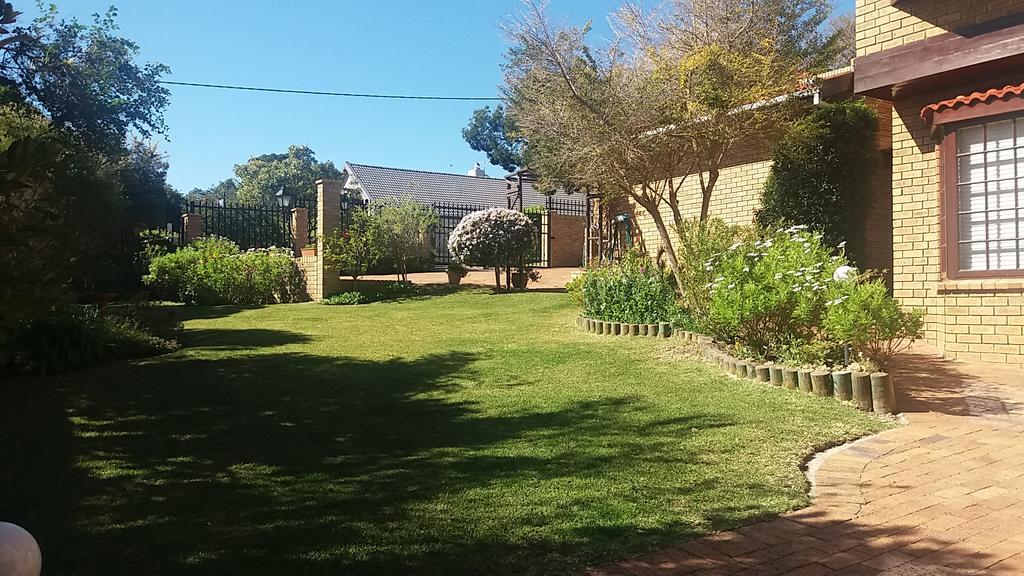 Bayside Lodge Garden Route B&B Plettenbergbaai Buitenkant foto