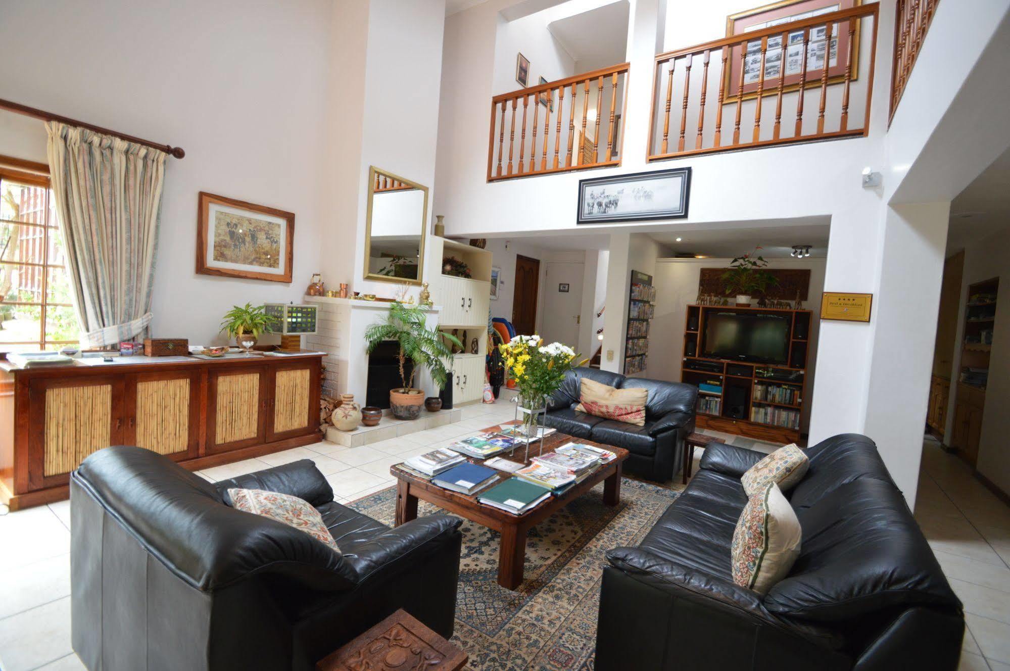 Bayside Lodge Garden Route B&B Plettenbergbaai Buitenkant foto