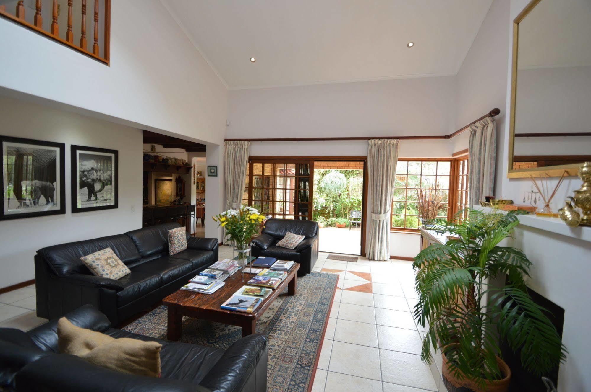 Bayside Lodge Garden Route B&B Plettenbergbaai Buitenkant foto