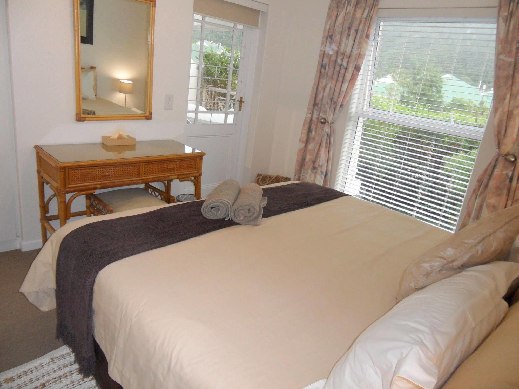 Bayside Lodge Garden Route B&B Plettenbergbaai Buitenkant foto