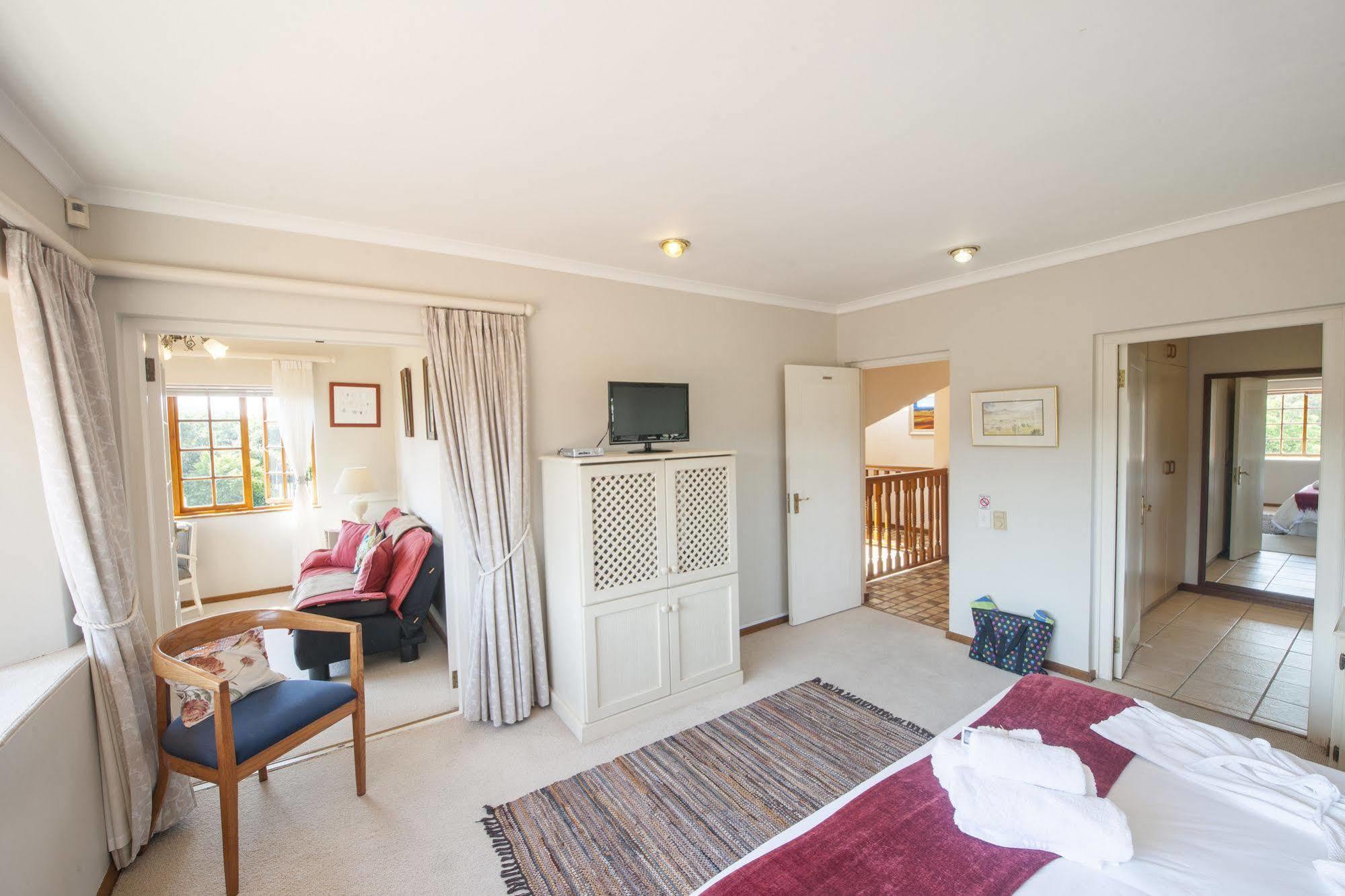 Bayside Lodge Garden Route B&B Plettenbergbaai Buitenkant foto