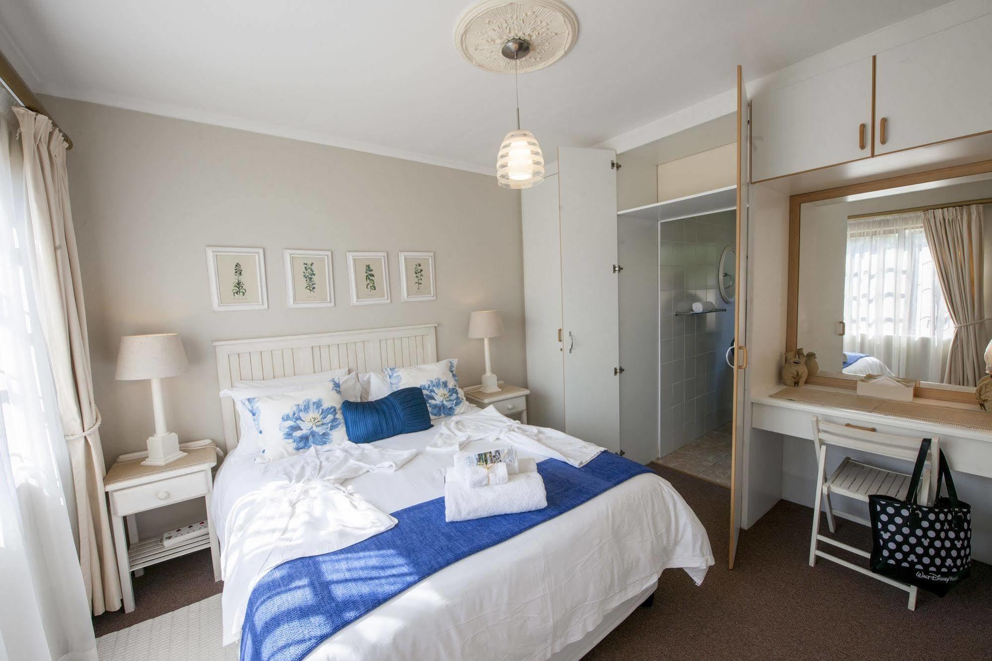 Bayside Lodge Garden Route B&B Plettenbergbaai Buitenkant foto