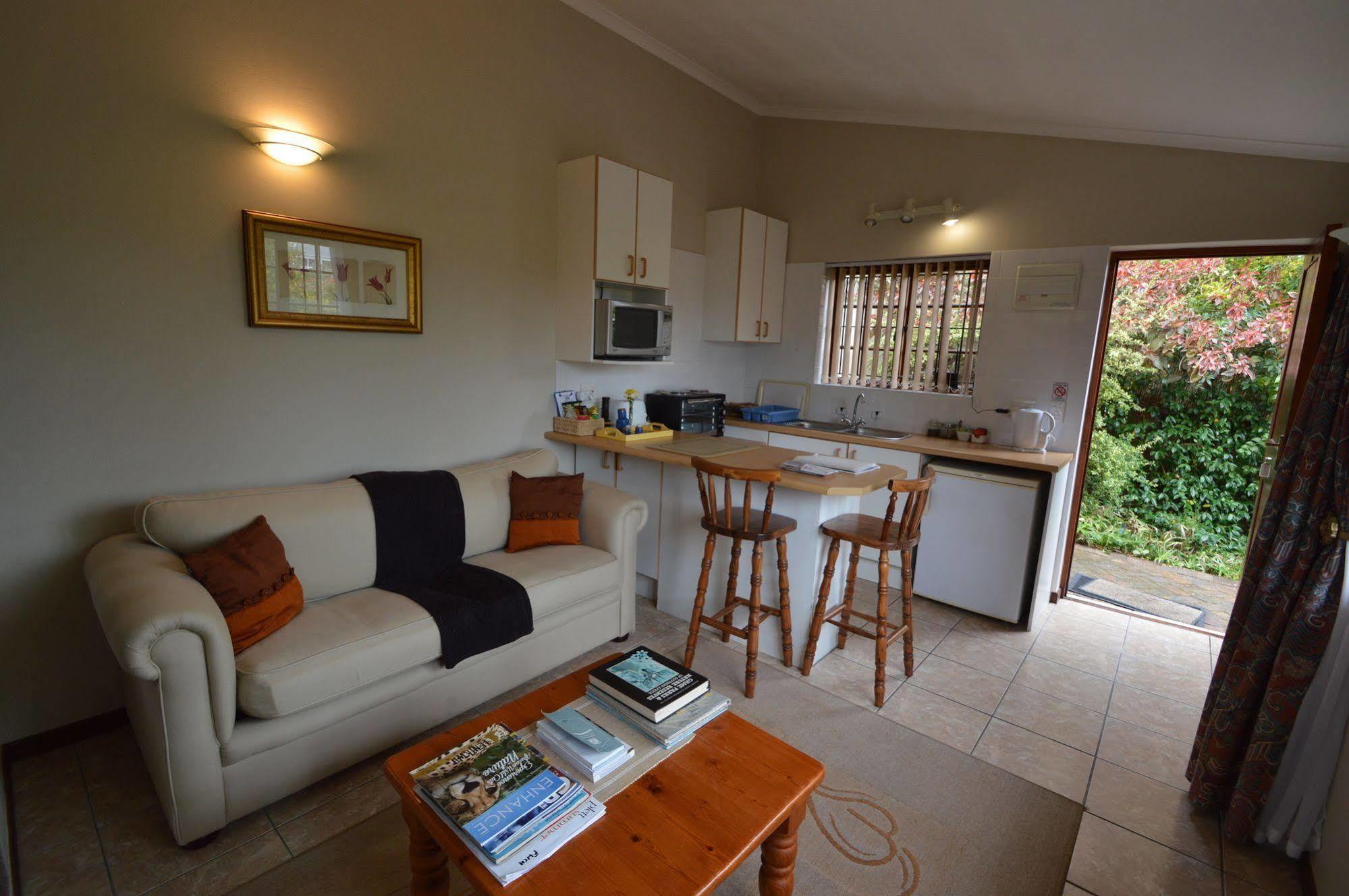 Bayside Lodge Garden Route B&B Plettenbergbaai Buitenkant foto
